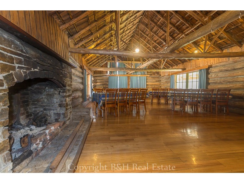 32 Wellington Road, Gowrie Park TAS 7306