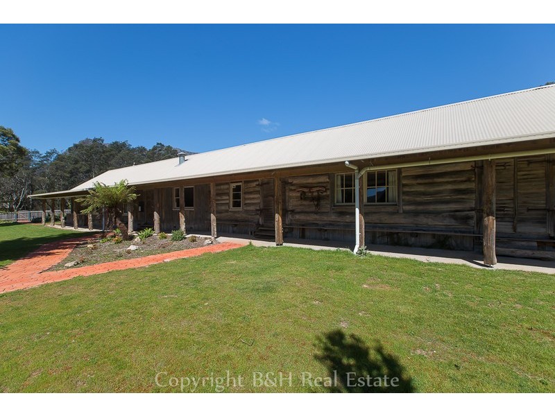 32 Wellington Road, Gowrie Park TAS 7306