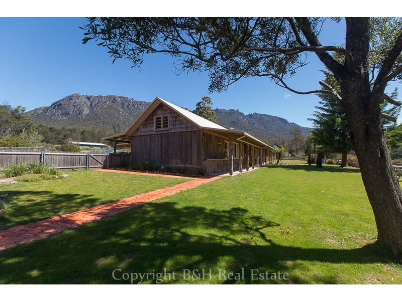 32 Wellington Road, Gowrie Park TAS 7306