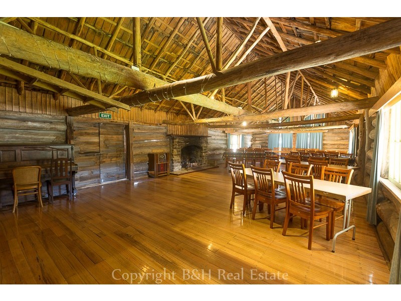 32 Wellington Road, Gowrie Park TAS 7306