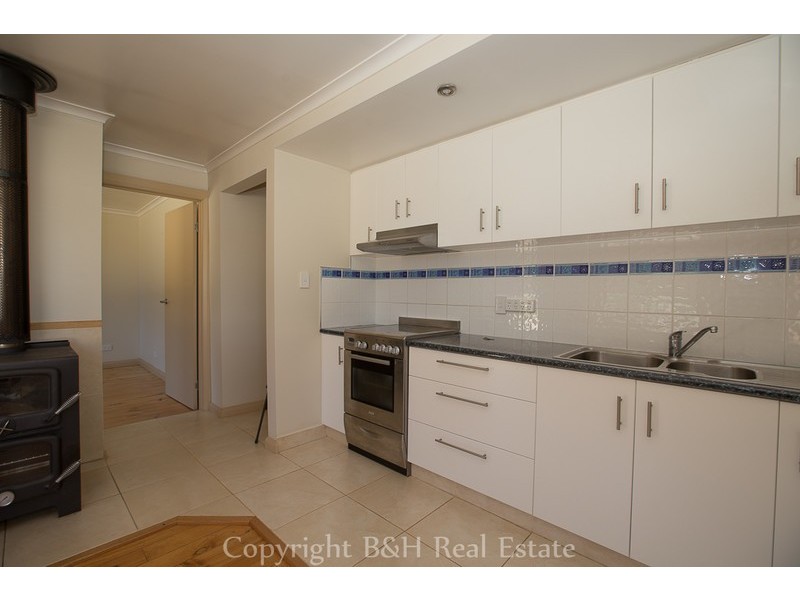 32 Wellington Road, Gowrie Park TAS 7306