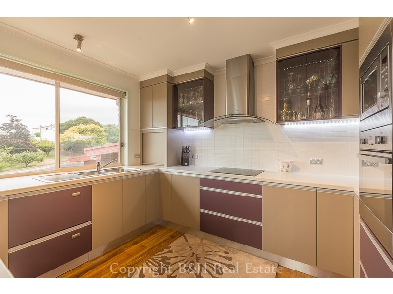 2 Kelvin Street, Penguin TAS 7316