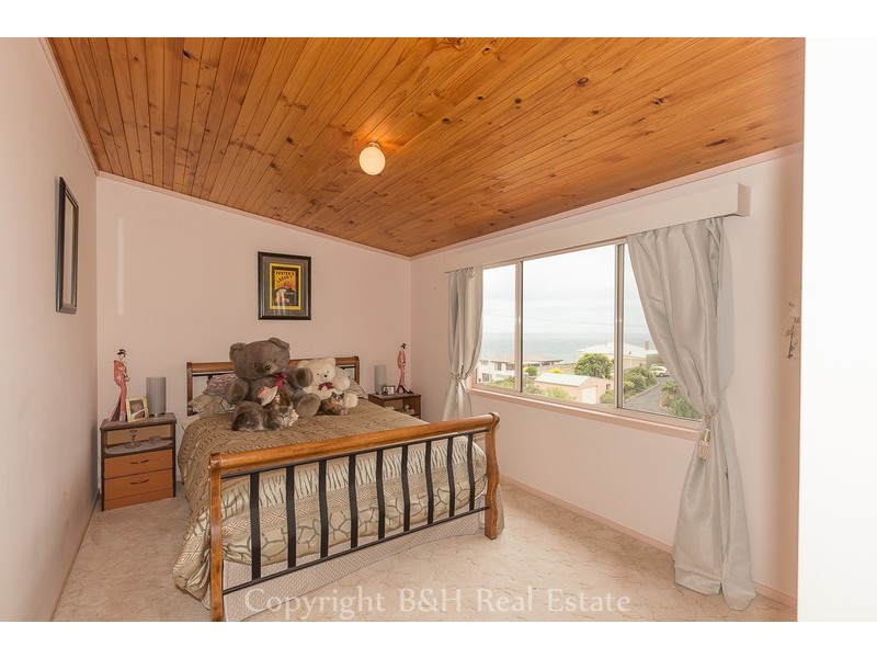 2 Kelvin Street, Penguin TAS 7316