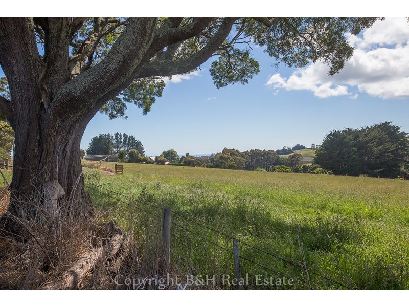 16 Hardys Road, Somerset TAS 7322