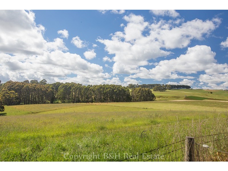16 Hardys Road, Somerset TAS 7322