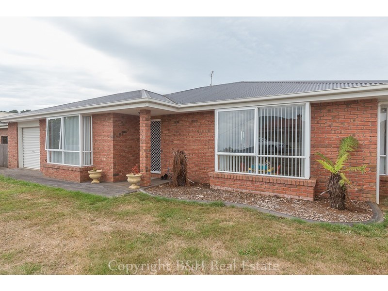 110 Pine Road, Penguin TAS 7316