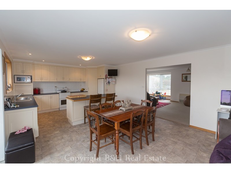 110 Pine Road, Penguin TAS 7316