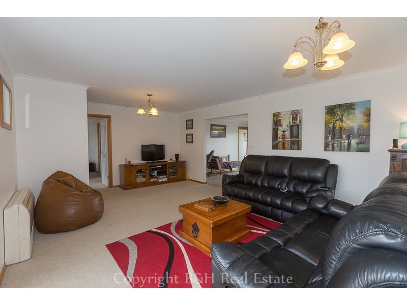 110 Pine Road, Penguin TAS 7316