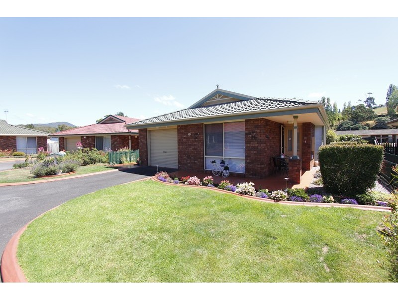 10/3 Hayward Street, Penguin TAS 7316