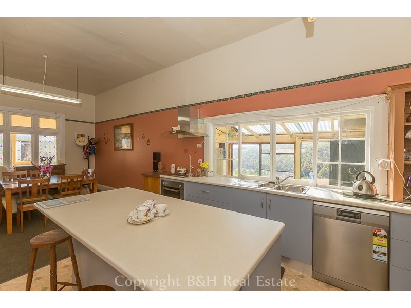 459 Pine Road, Penguin TAS 7316