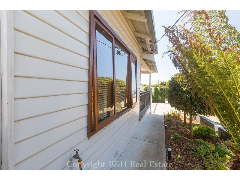 6 Duke Street, Upper Burnie TAS 7320