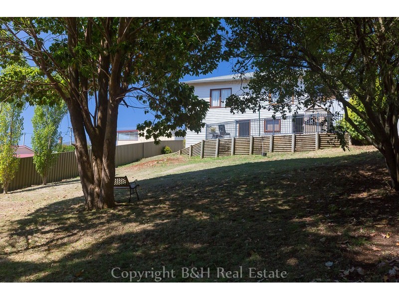 6 Duke Street, Upper Burnie TAS 7320