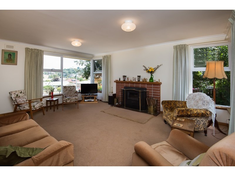 8 Futuna Avenue, Park Grove TAS 7320