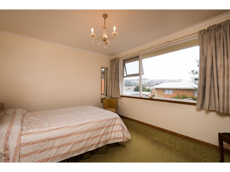 8 Futuna Avenue, Park Grove TAS 7320