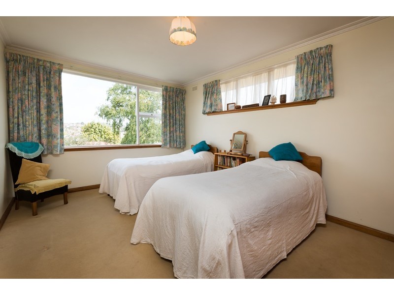 8 Futuna Avenue, Park Grove TAS 7320