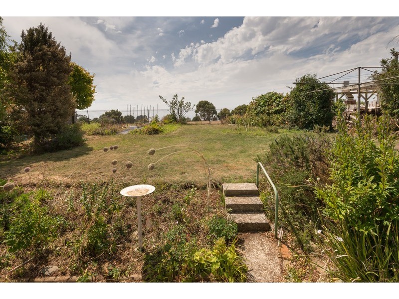 8 Futuna Avenue, Park Grove TAS 7320