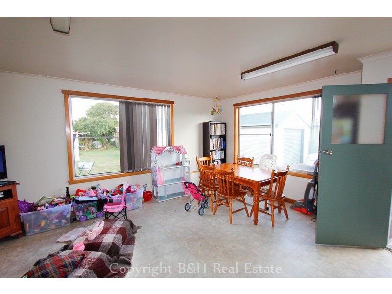 10 Hellyer Street, Smithton TAS 7330