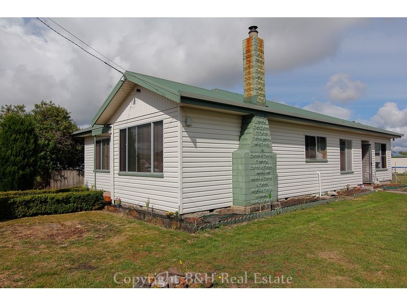 10 Hellyer Street, Smithton TAS 7330