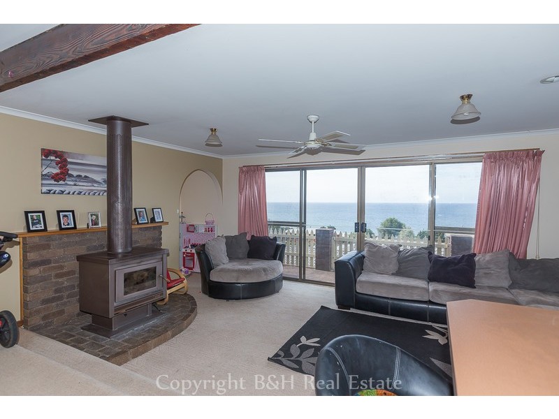 5 Hales Street, Penguin TAS 7316
