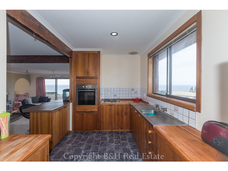 5 Hales Street, Penguin TAS 7316