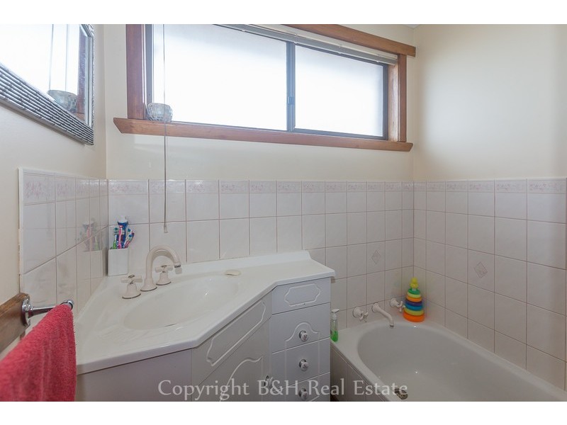 5 Hales Street, Penguin TAS 7316