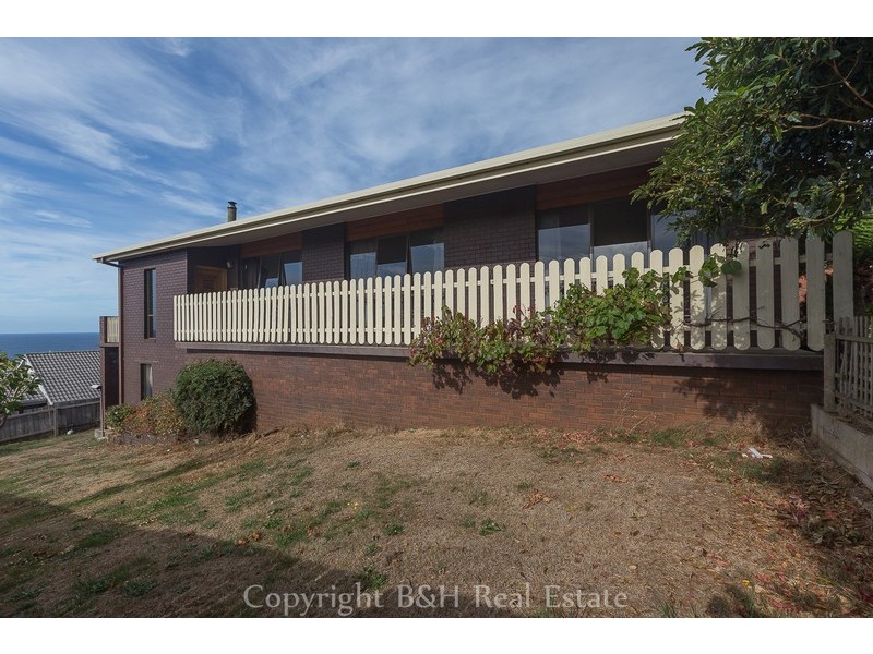 5 Hales Street, Penguin TAS 7316