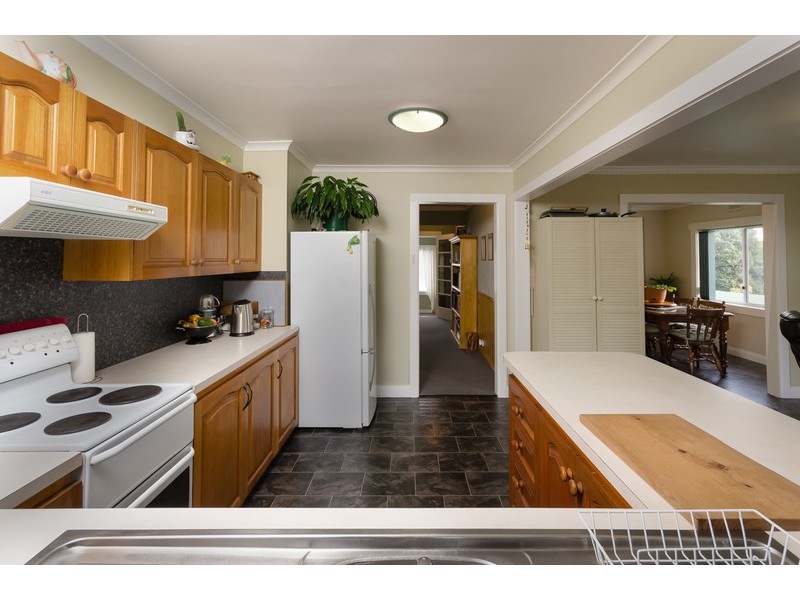 11 Elizabeth Street, Penguin TAS 7316