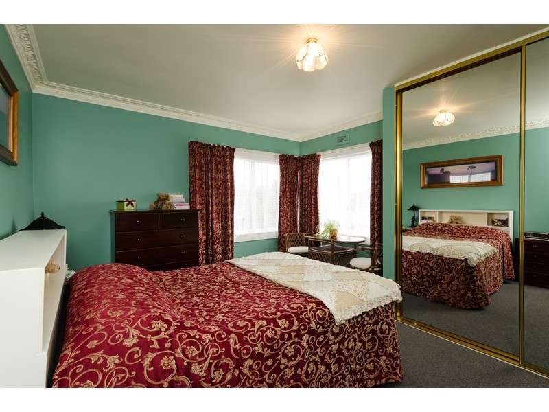 11 Elizabeth Street, Penguin TAS 7316