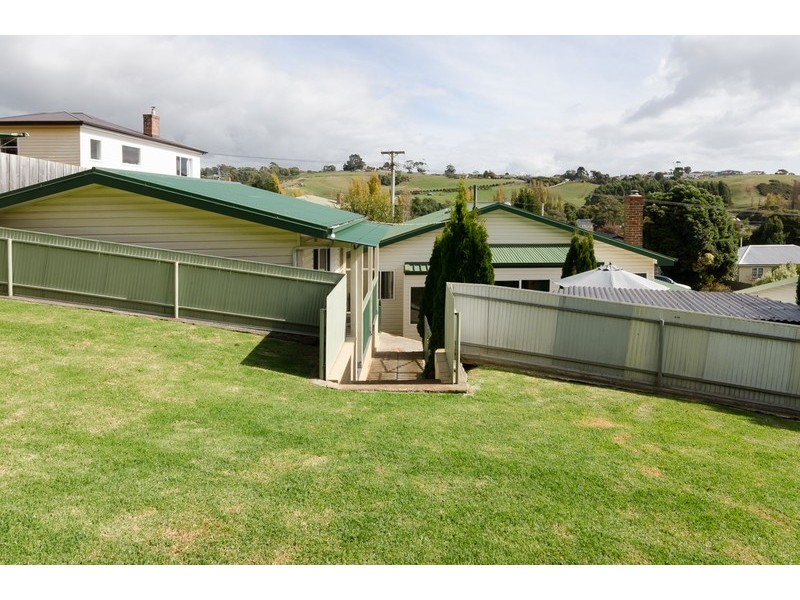 11 Elizabeth Street, Penguin TAS 7316