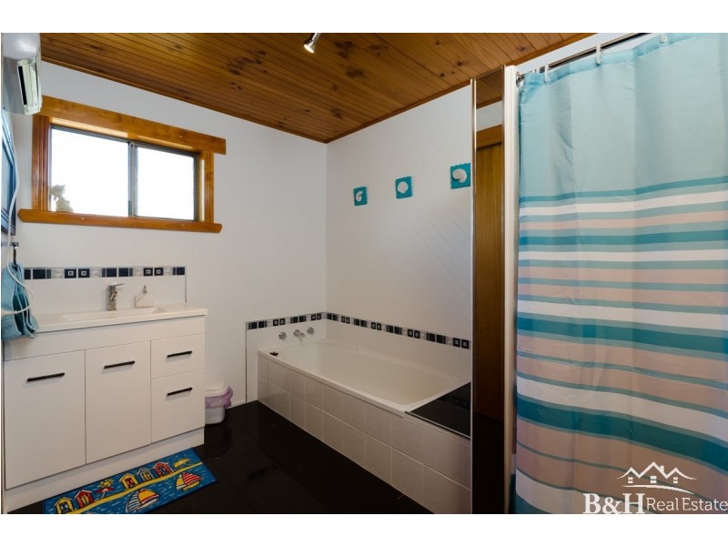 28 Hales Street, Wynyard TAS 7325