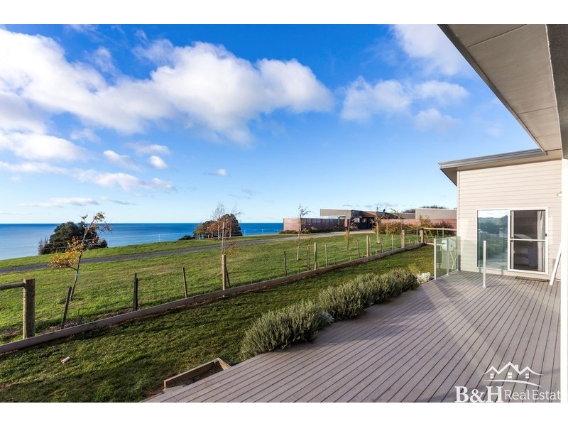 13 Bowman Drive, Penguin TAS 7316