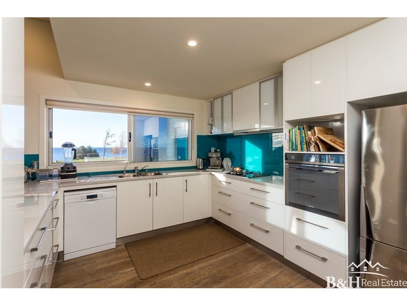 13 Bowman Drive, Penguin TAS 7316