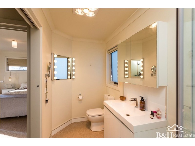 13 Bowman Drive, Penguin TAS 7316