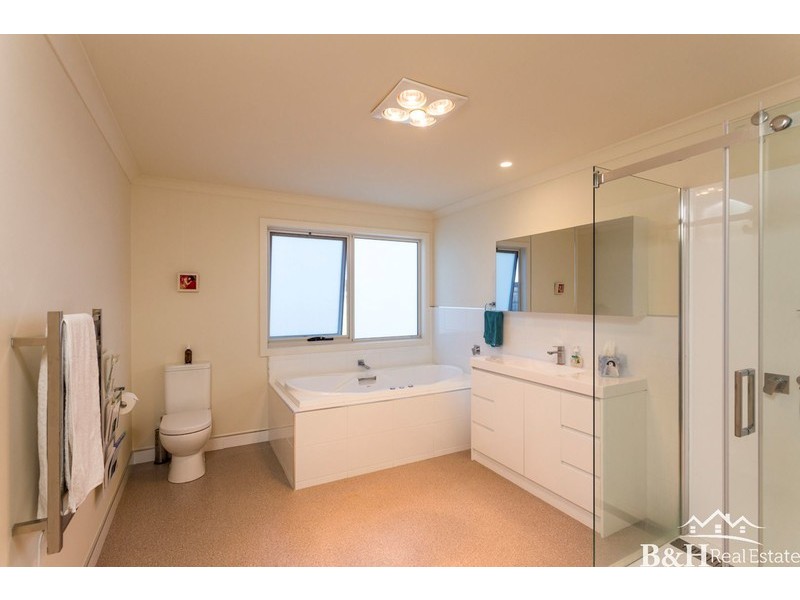 13 Bowman Drive, Penguin TAS 7316