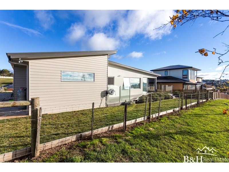 13 Bowman Drive, Penguin TAS 7316