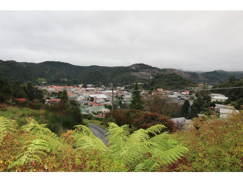 10 Du Cane, Queenstown TAS 7467
