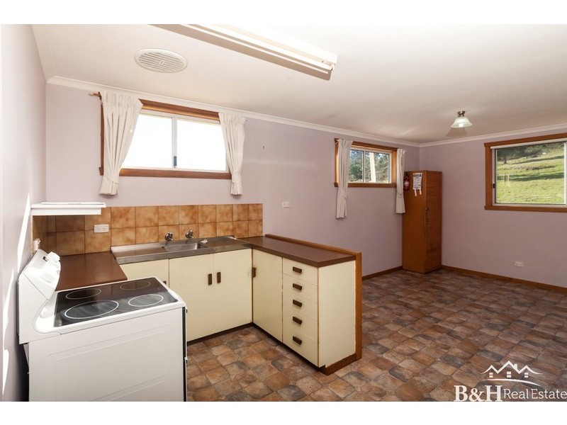 27 Blackwood Road, West Ulverstone TAS 7315