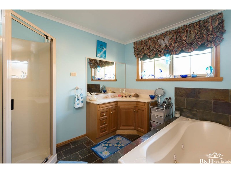 1 Banks Place, Turners Beach TAS 7315