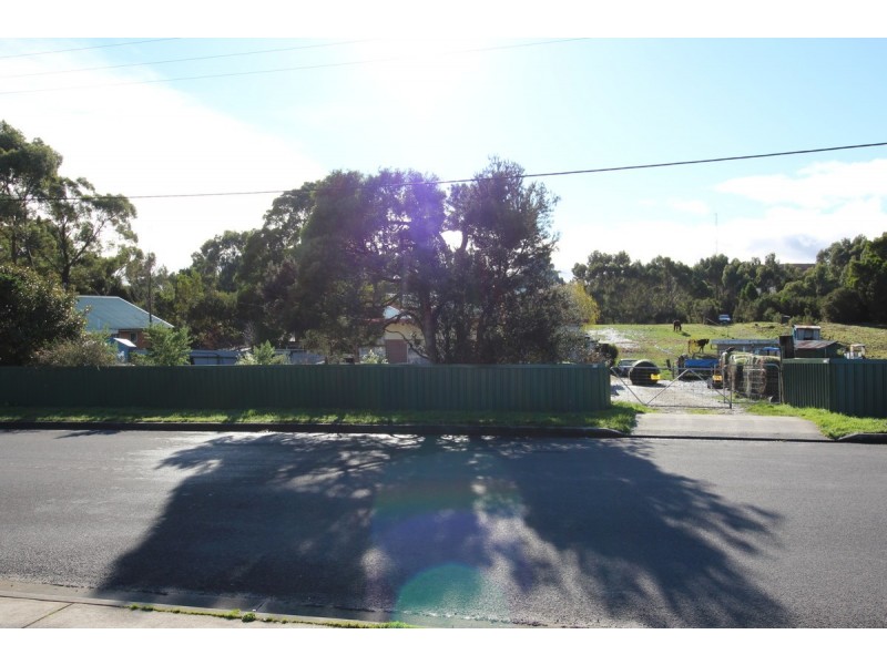 30 – 32 Harvey Street, Strahan TAS 7468
