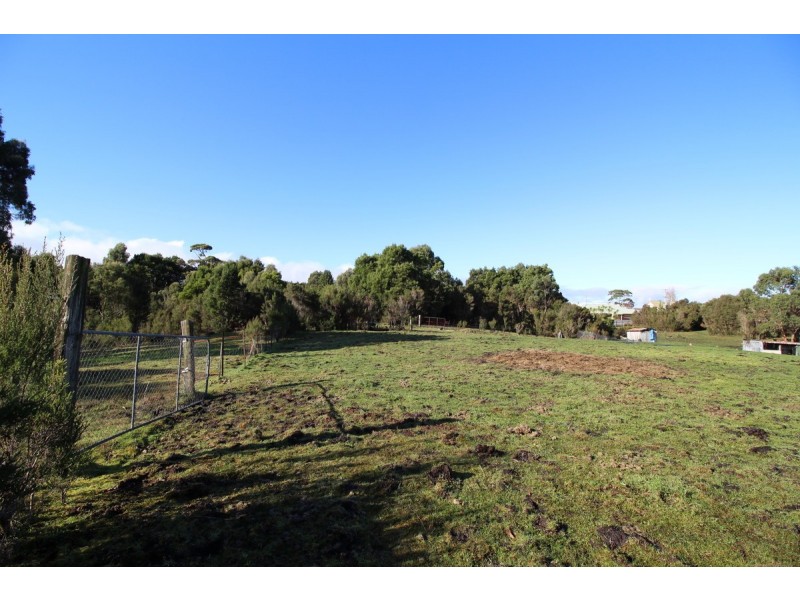 30 – 32 Harvey Street, Strahan TAS 7468