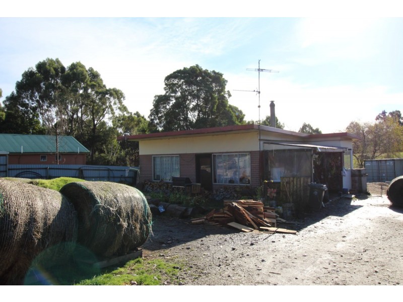 30 – 32 Harvey Street, Strahan TAS 7468