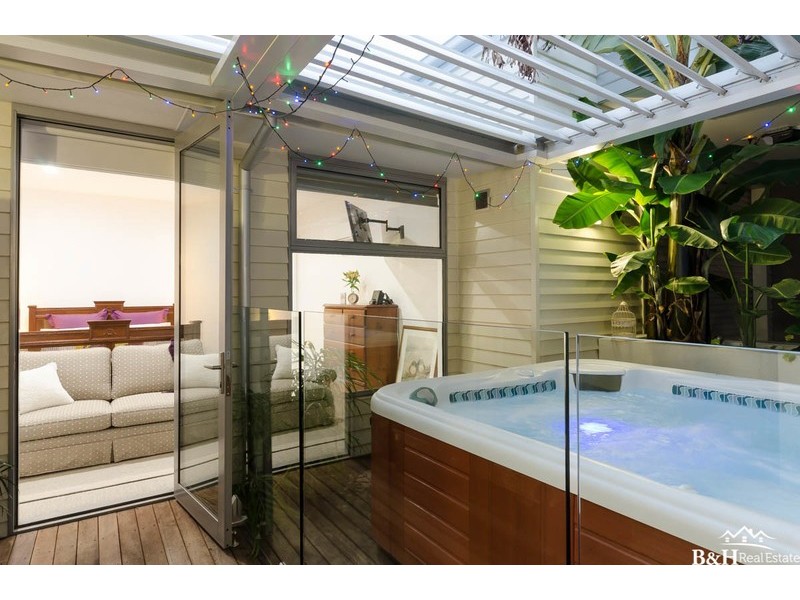 1/16 Main Street, Ulverstone TAS 7315