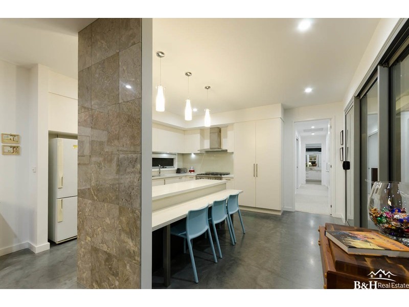 1/16 Main Street, Ulverstone TAS 7315