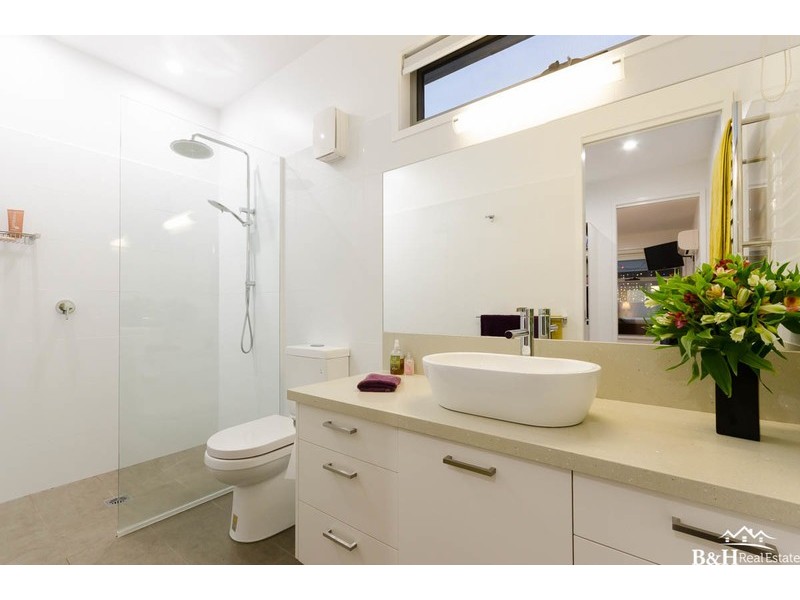 1/16 Main Street, Ulverstone TAS 7315