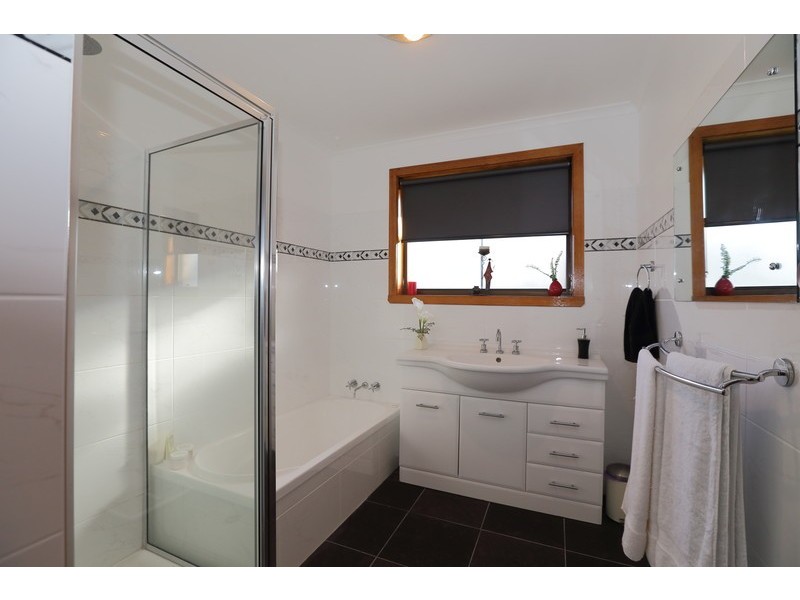 2 Greenacre Street, Upper Burnie TAS 7320