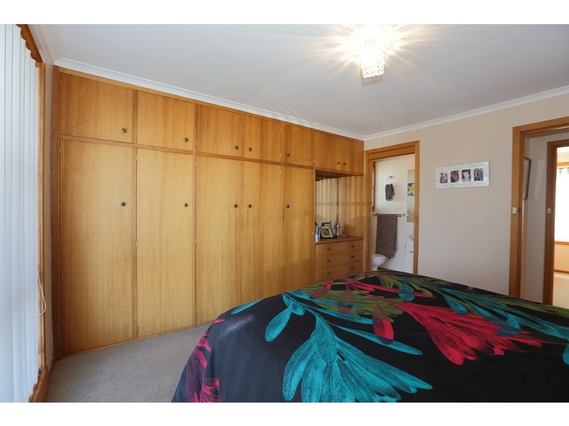 2 Greenacre Street, Upper Burnie TAS 7320