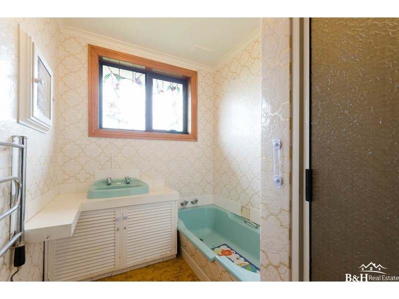 25 Futuna Avenue, Park Grove TAS 7320