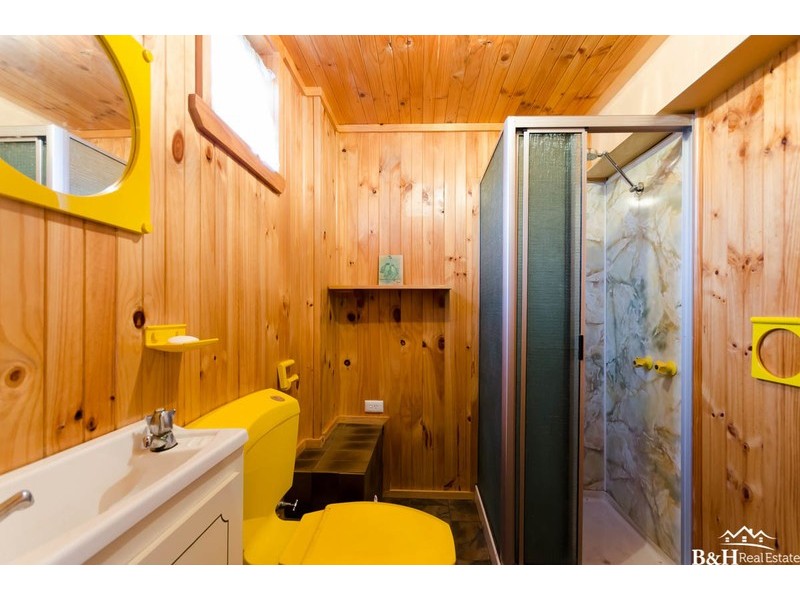 25 Futuna Avenue, Park Grove TAS 7320