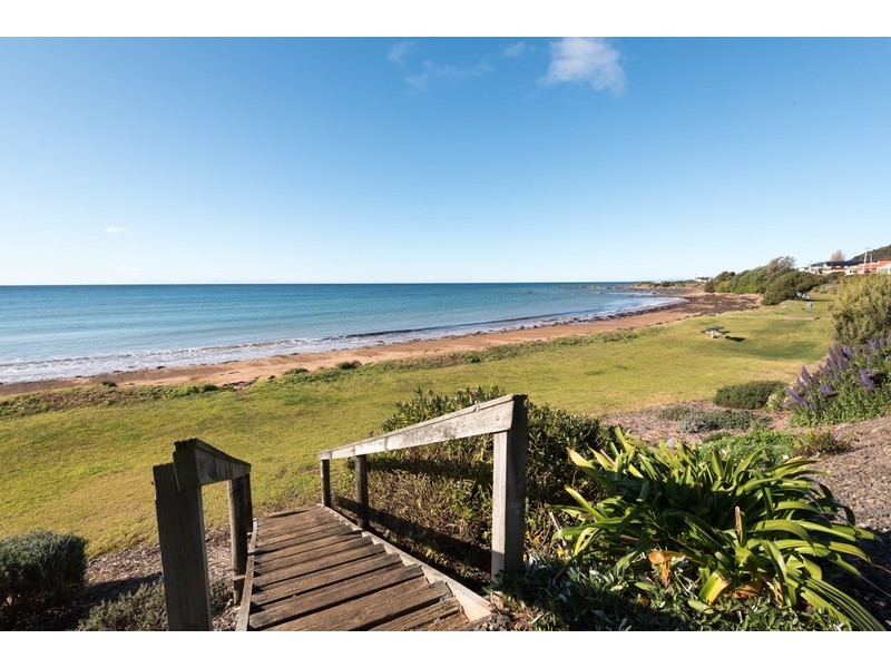 110 Main Road, Penguin TAS 7316