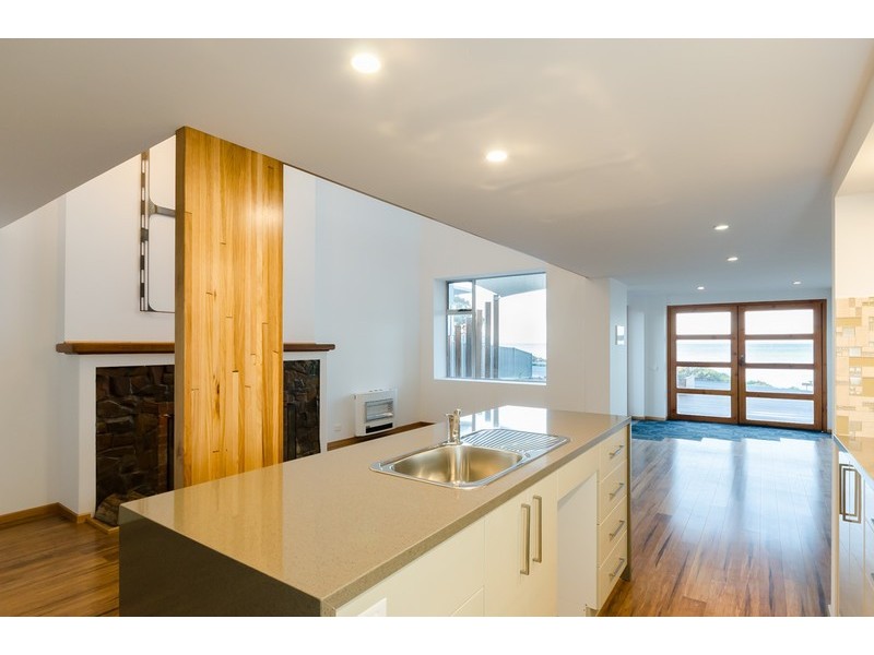 110 Main Road, Penguin TAS 7316